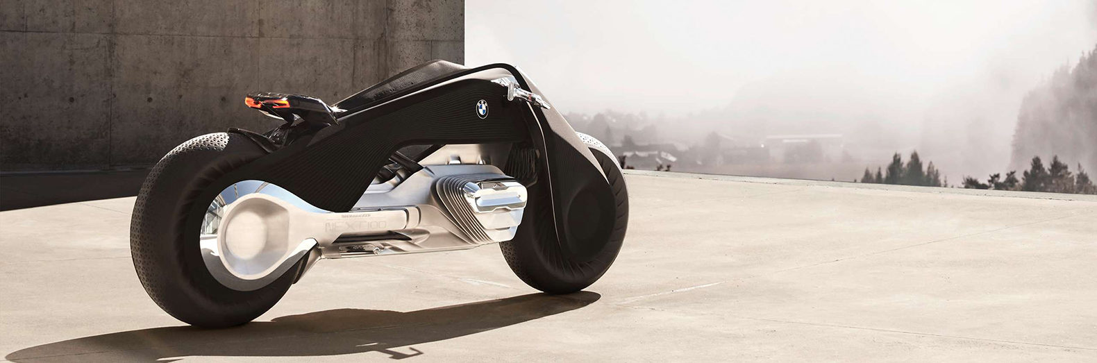BMW Farkıyla Motorsiklette Batpod Esintileri